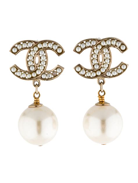 chanel pearl drop earrings price|Chanel earrings the real.